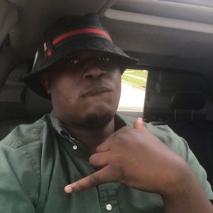 Meet your Posher, Devonte